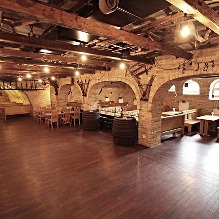 Hotel Vinar - Bed & Breakfast Kurdějov Kültér fotó
