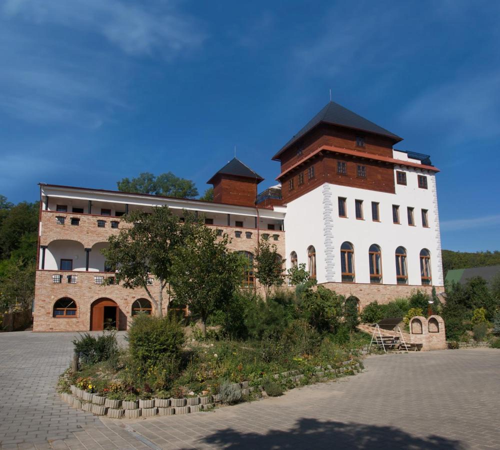Hotel Vinar - Bed & Breakfast Kurdějov Kültér fotó