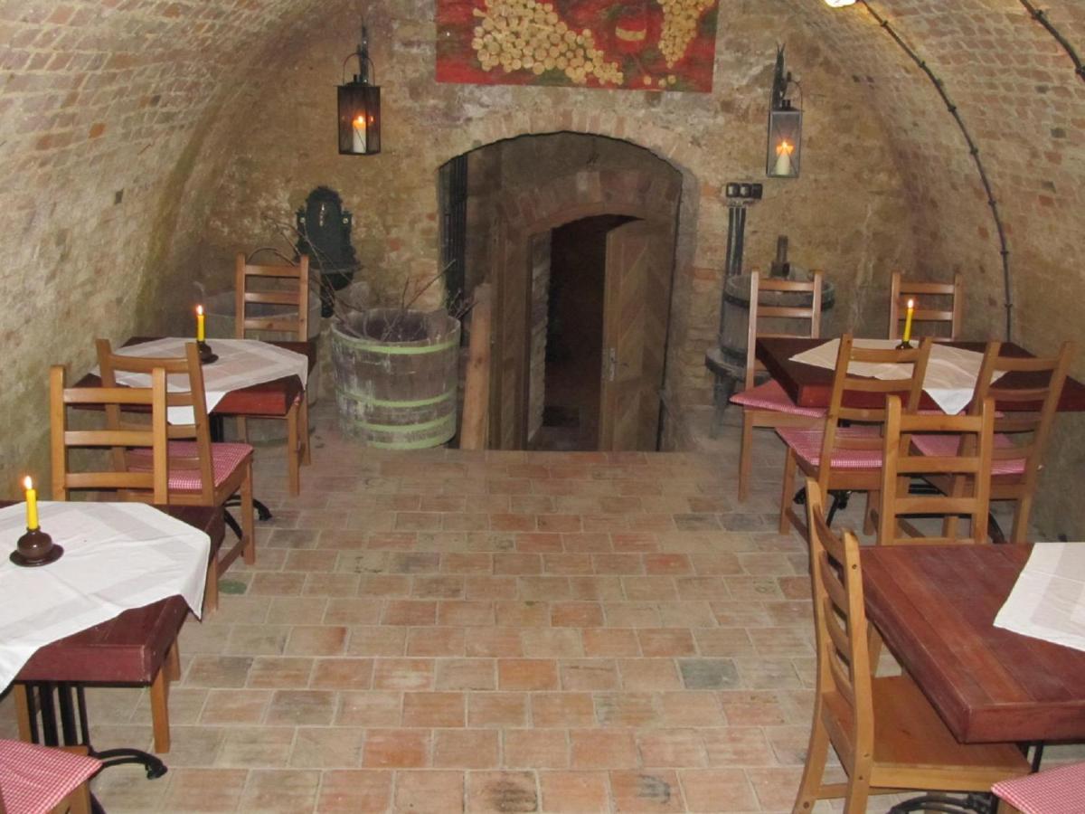 Hotel Vinar - Bed & Breakfast Kurdějov Kültér fotó