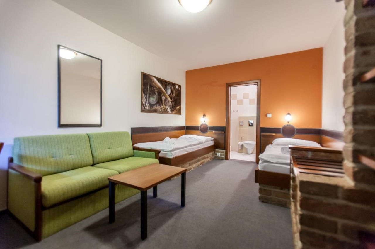 Hotel Vinar - Bed & Breakfast Kurdějov Kültér fotó
