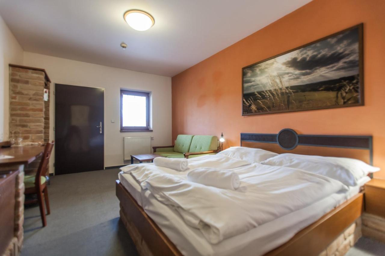 Hotel Vinar - Bed & Breakfast Kurdějov Kültér fotó
