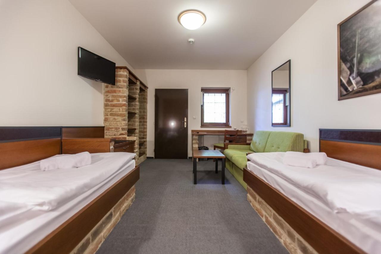 Hotel Vinar - Bed & Breakfast Kurdějov Kültér fotó
