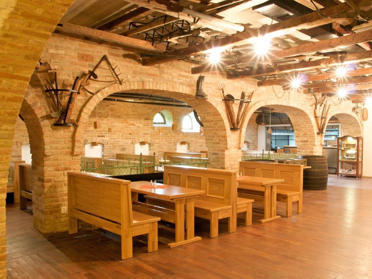 Hotel Vinar - Bed & Breakfast Kurdějov Kültér fotó
